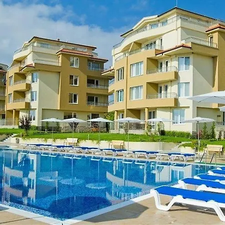 Apartment комплекс Pines *