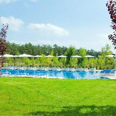 Apartment комплекс Pines