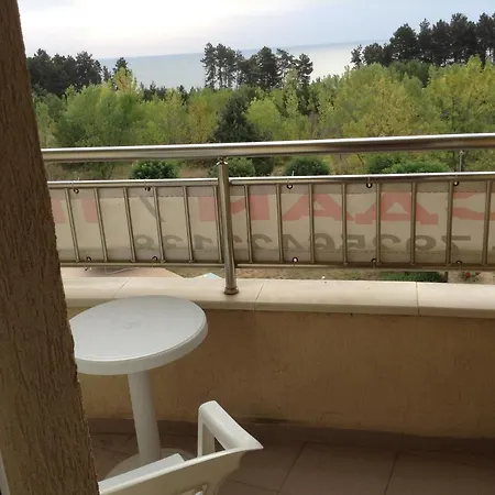 Apartment комплекс Pines *